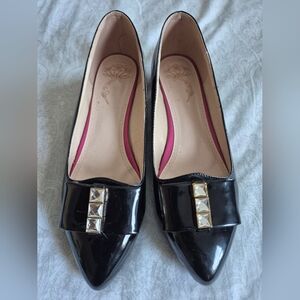 Black Patent Low Heel Pumps w/ Bows